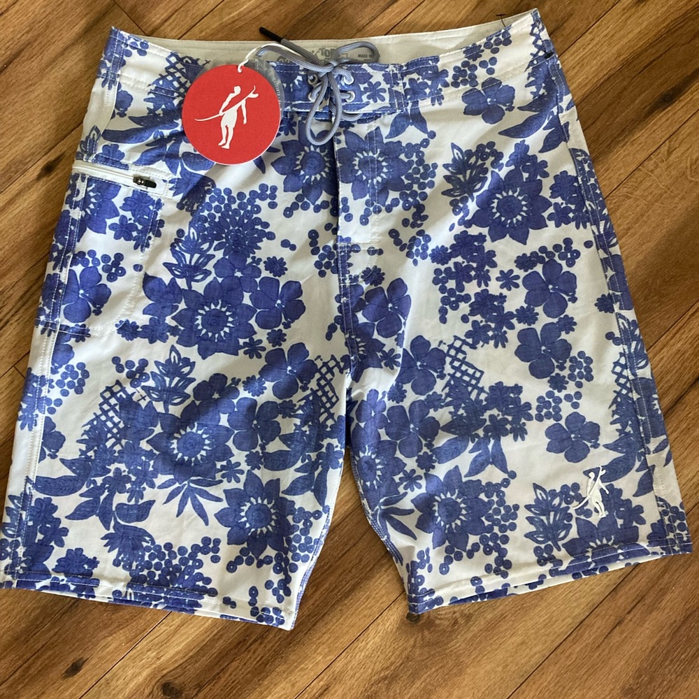 NWT blue and white board shorts